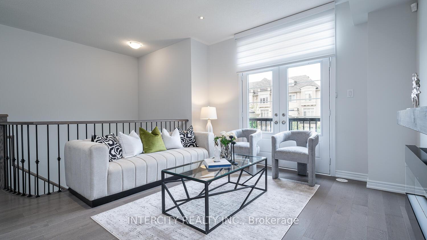 Photo 5 of 105 Grand Trunk Avenue, Vaughan, Patterson — HOMEH