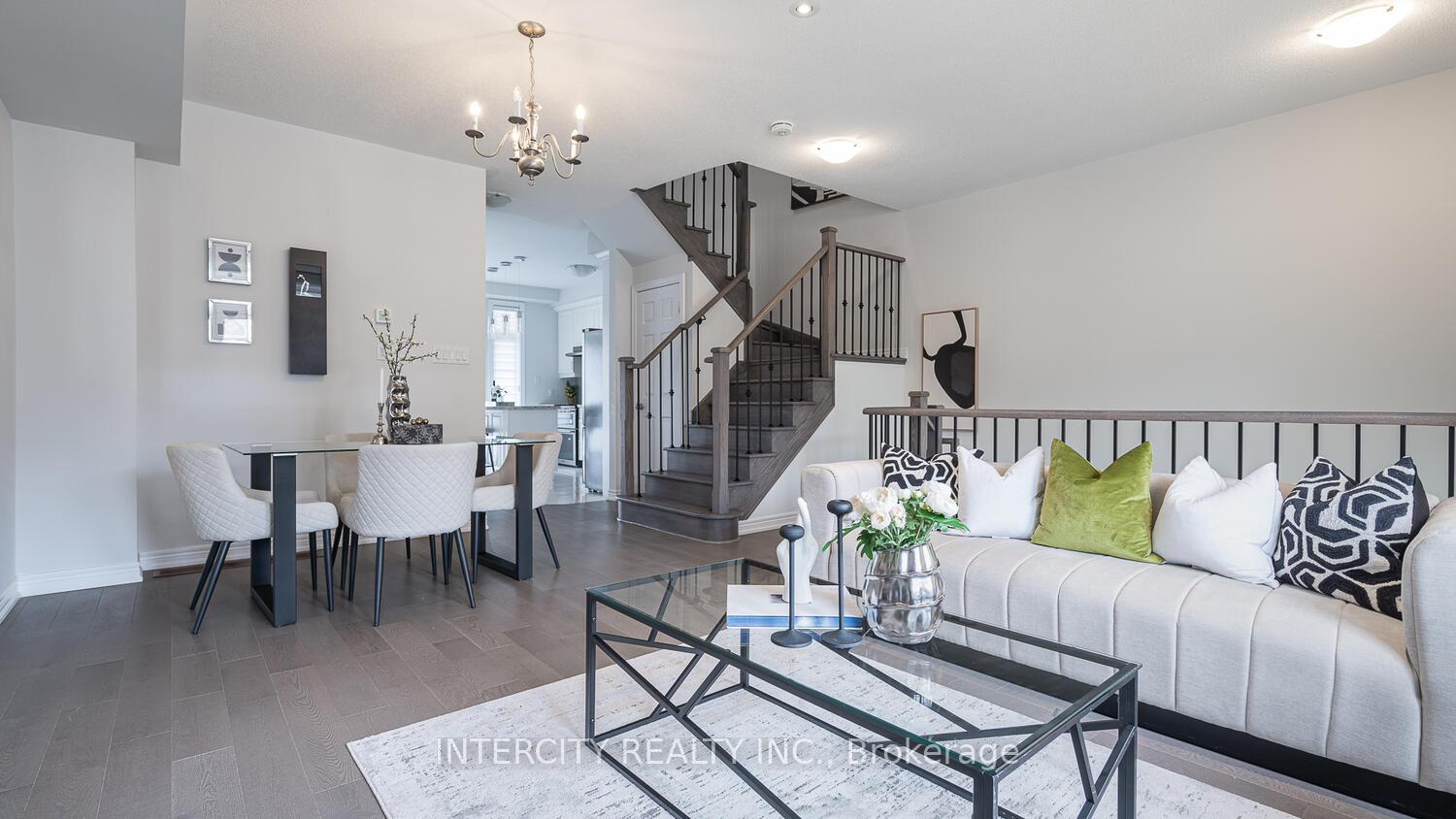 Photo 6 of 105 Grand Trunk Avenue, Vaughan, Patterson — HOMEH