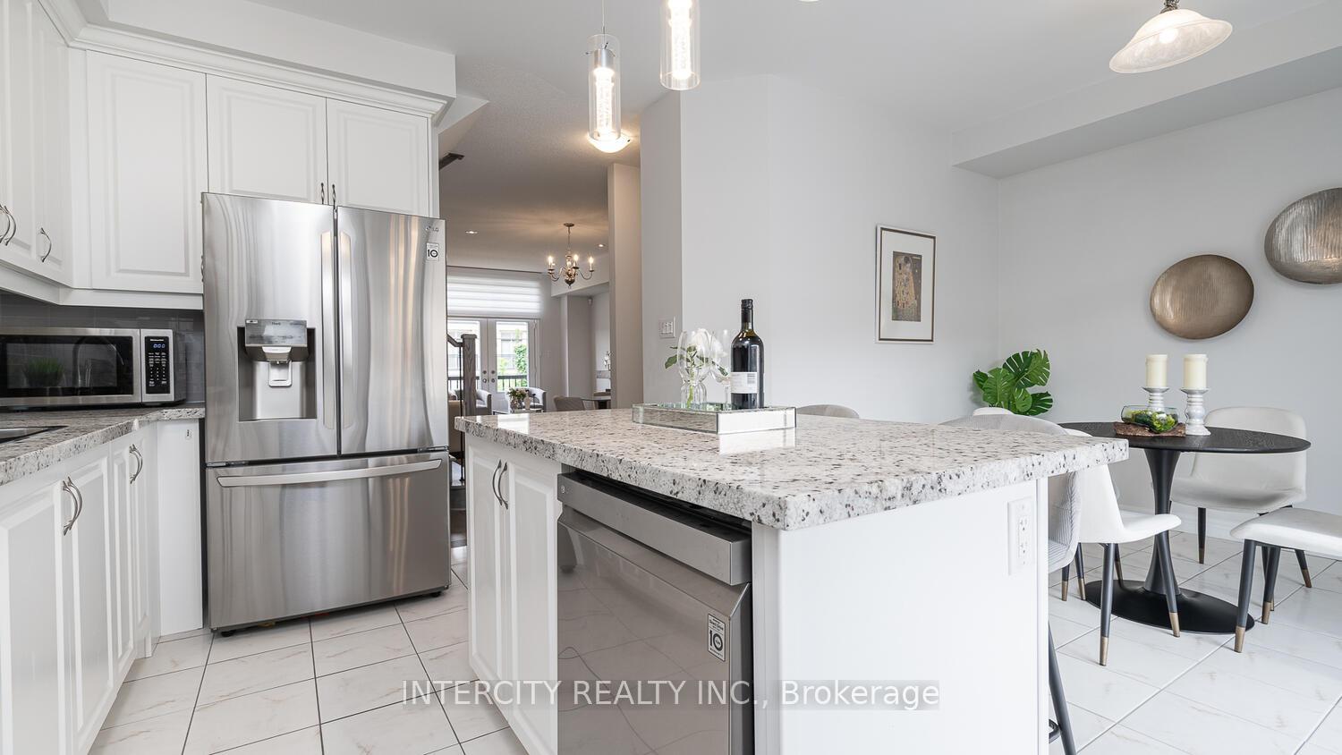 Photo 12 of 105 Grand Trunk Avenue, Vaughan, Patterson — HOMEH