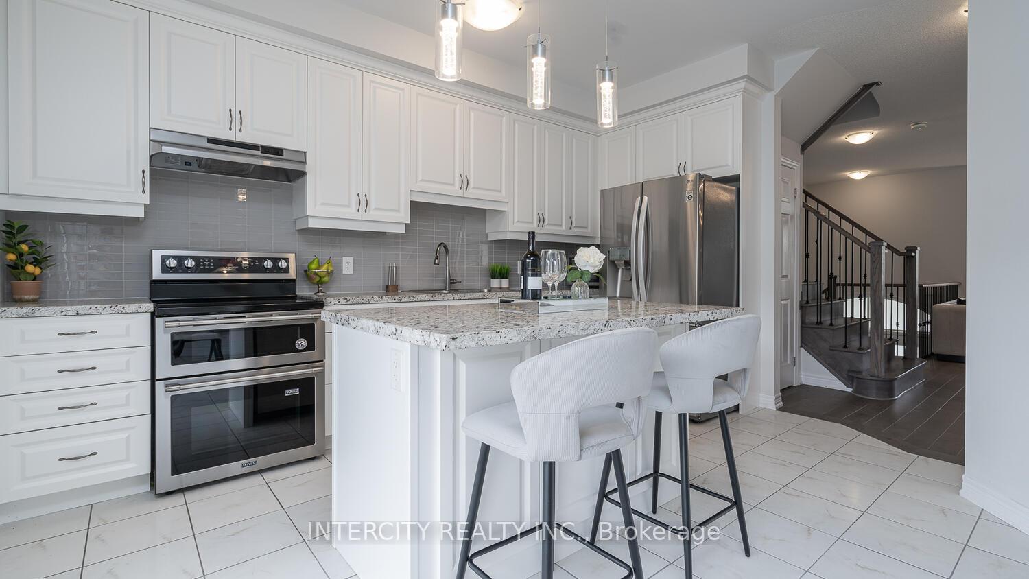Photo 14 of 105 Grand Trunk Avenue, Vaughan, Patterson — HOMEH