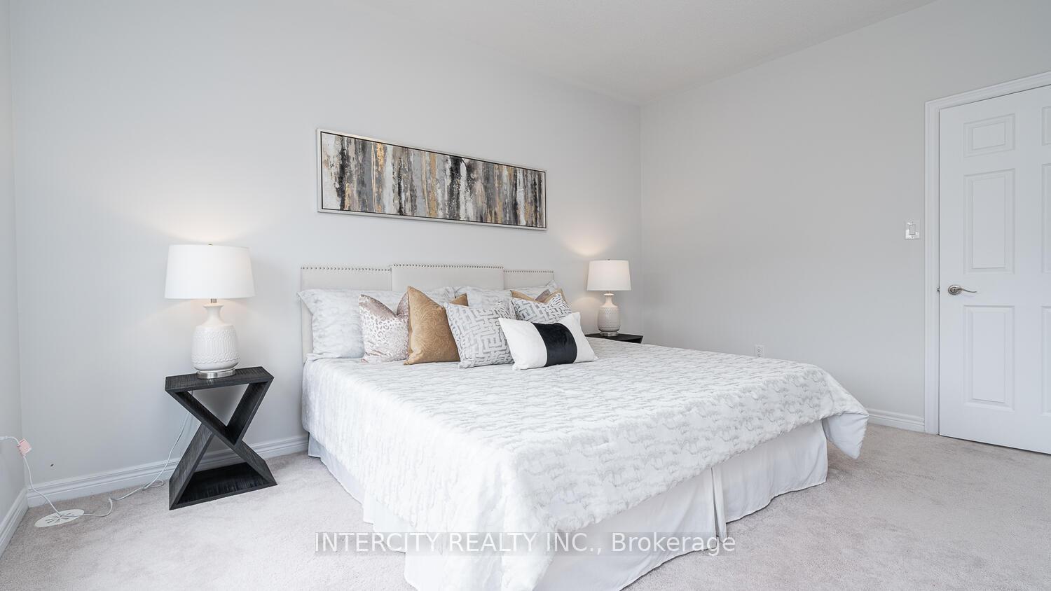 Photo 19 of 105 Grand Trunk Avenue, Vaughan, Patterson — HOMEH