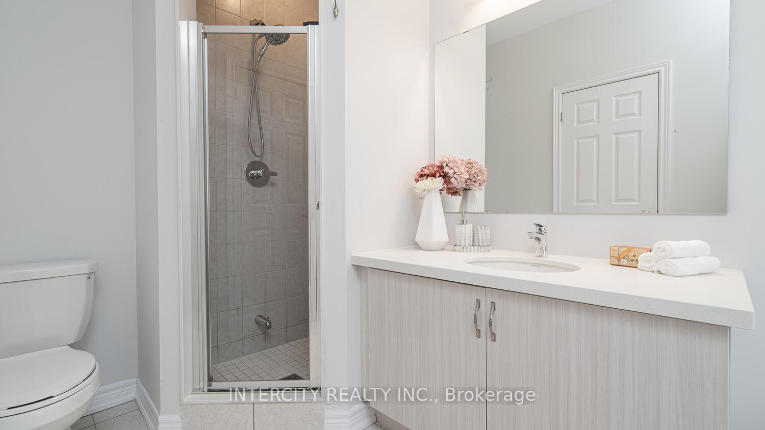 Photo 22 of 105 Grand Trunk Avenue, Vaughan, Patterson — HOMEH