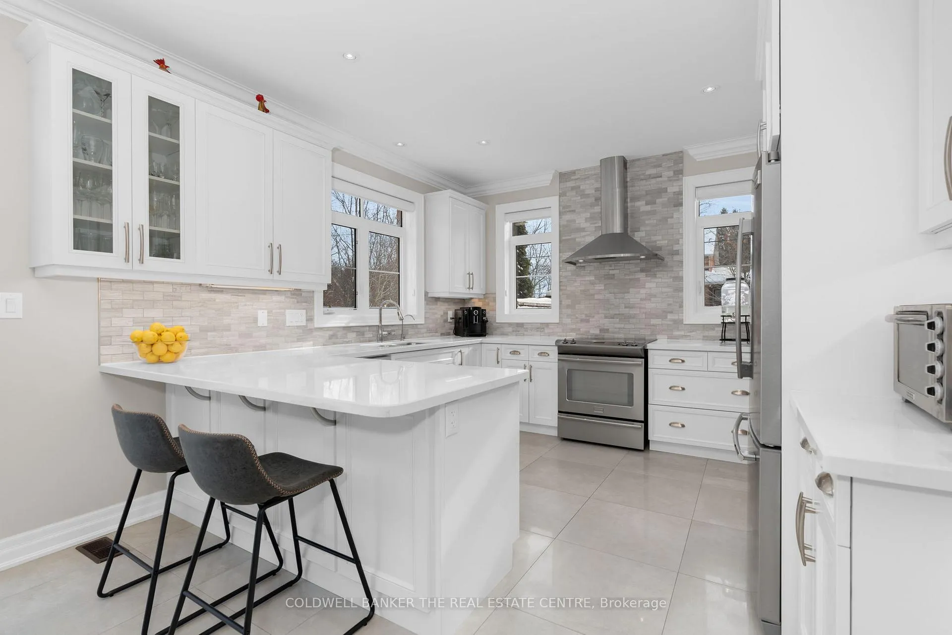 Photo 12 of 376 Tollendal Mill Road, Barrie, South Shore — HOMEH