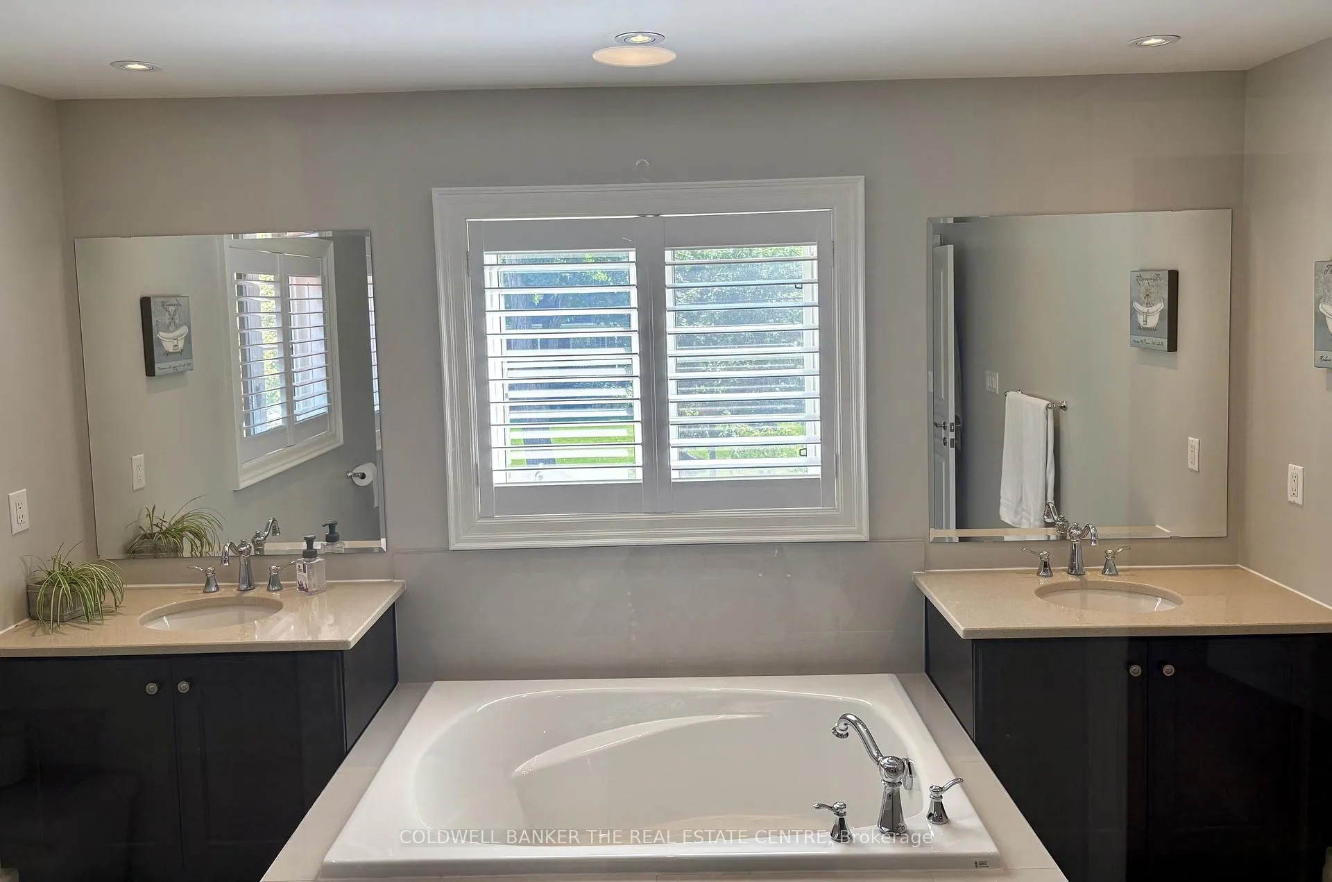 Photo 19 of 376 Tollendal Mill Road, Barrie, South Shore — HOMEH