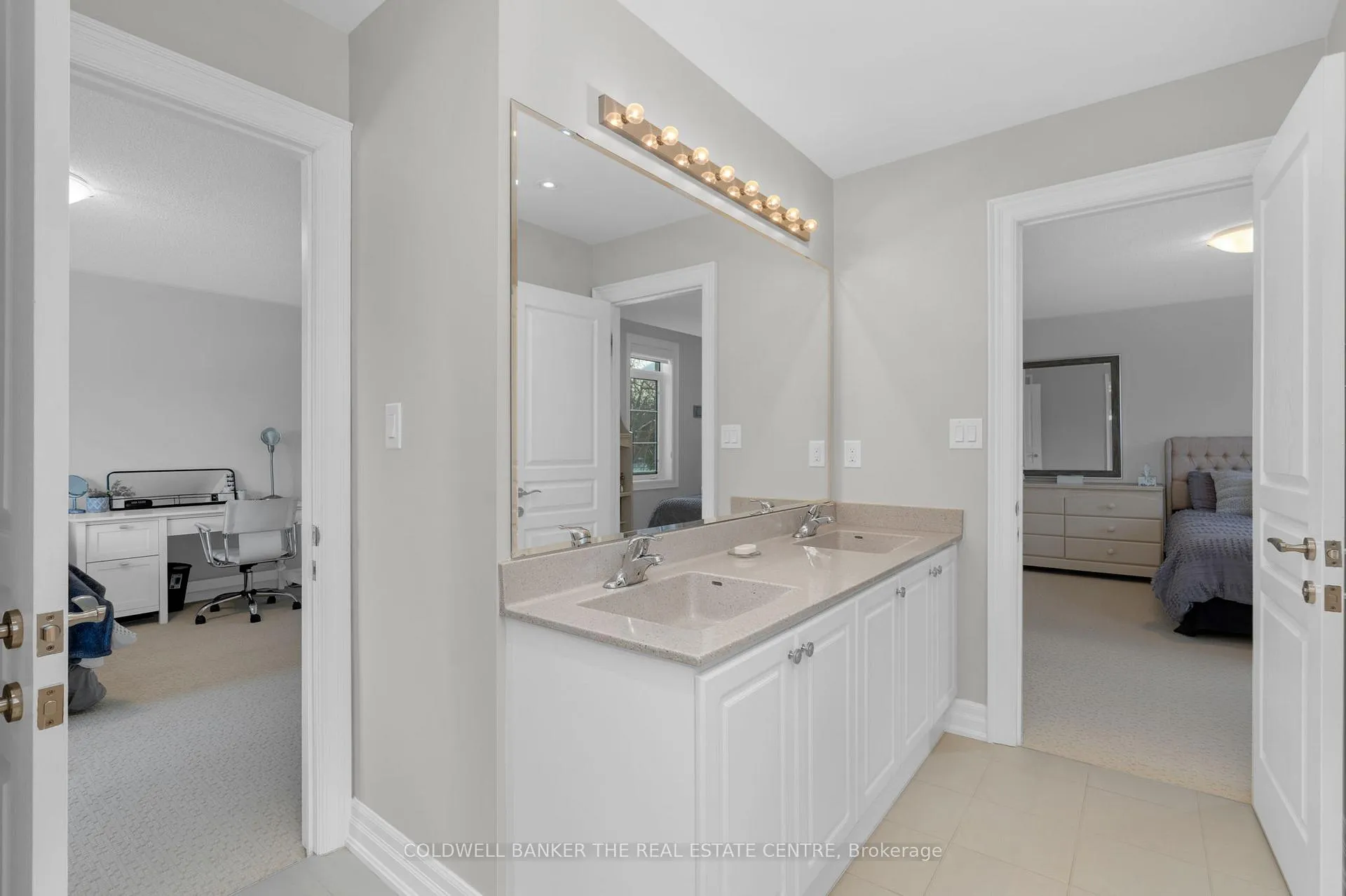 Photo 24 of 376 Tollendal Mill Road, Barrie, South Shore — HOMEH