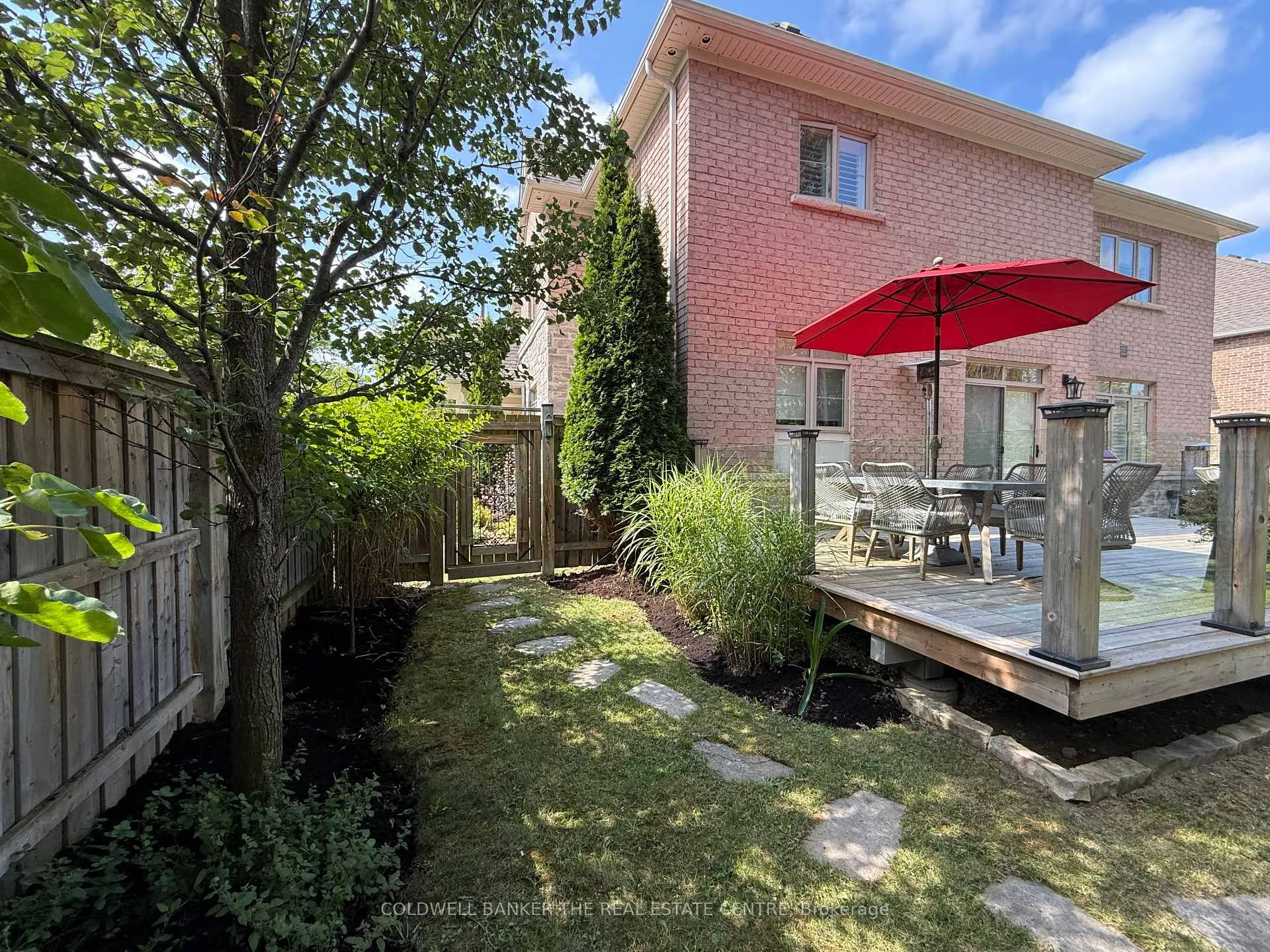 Photo 37 of 376 Tollendal Mill Road, Barrie, South Shore — HOMEH