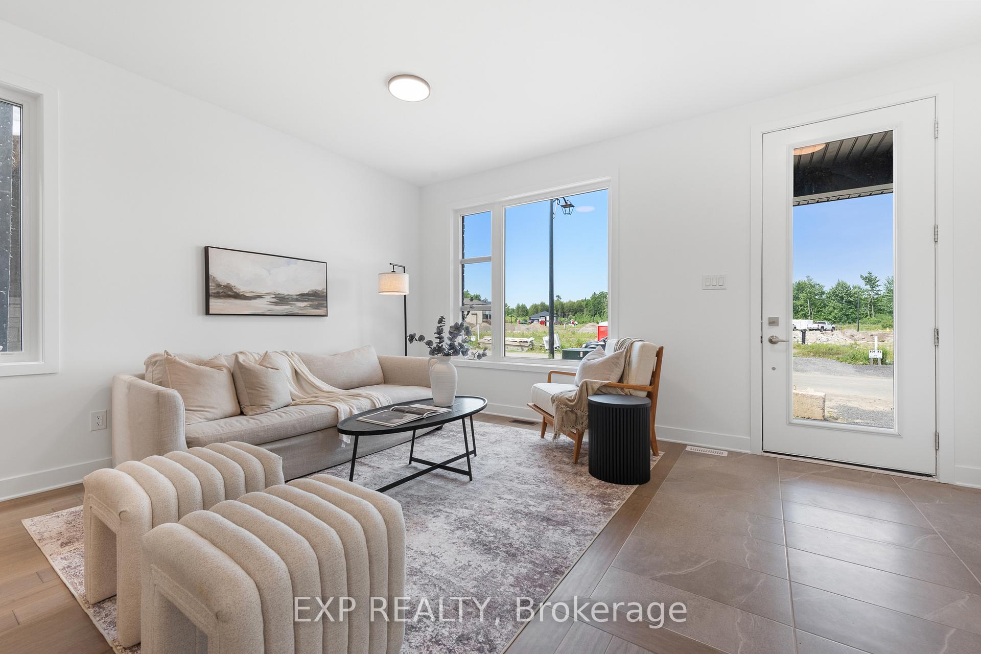 Photo 4 of 804 Ninaatik Place, Ottawa, Blossom Park/Kemp Park/Findlay Creek — HOMEH
