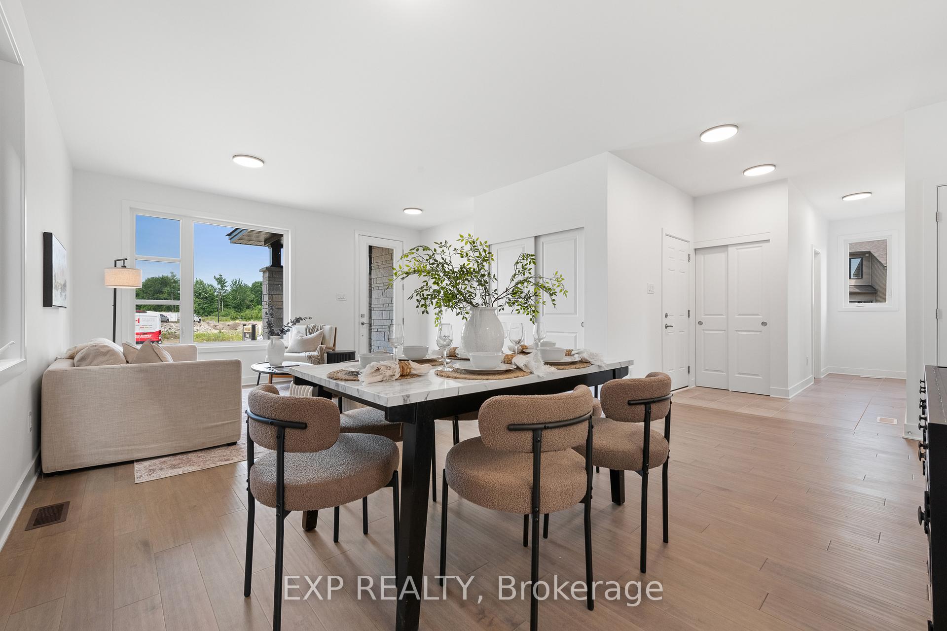 Photo 6 of 804 Ninaatik Place, Ottawa, Blossom Park/Kemp Park/Findlay Creek — HOMEH