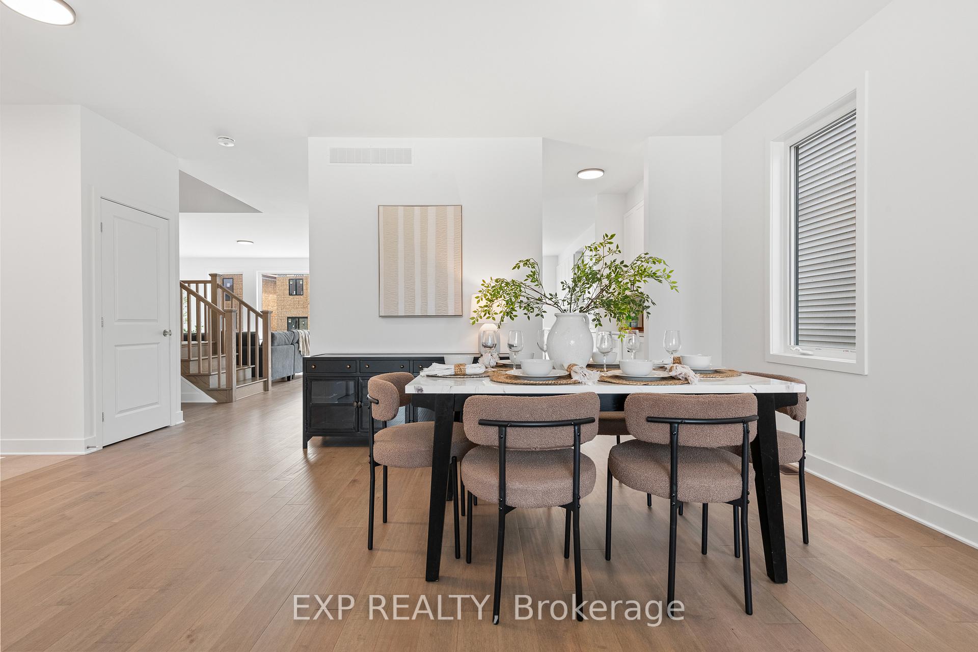 Photo 10 of 804 Ninaatik Place, Ottawa, Blossom Park/Kemp Park/Findlay Creek — HOMEH