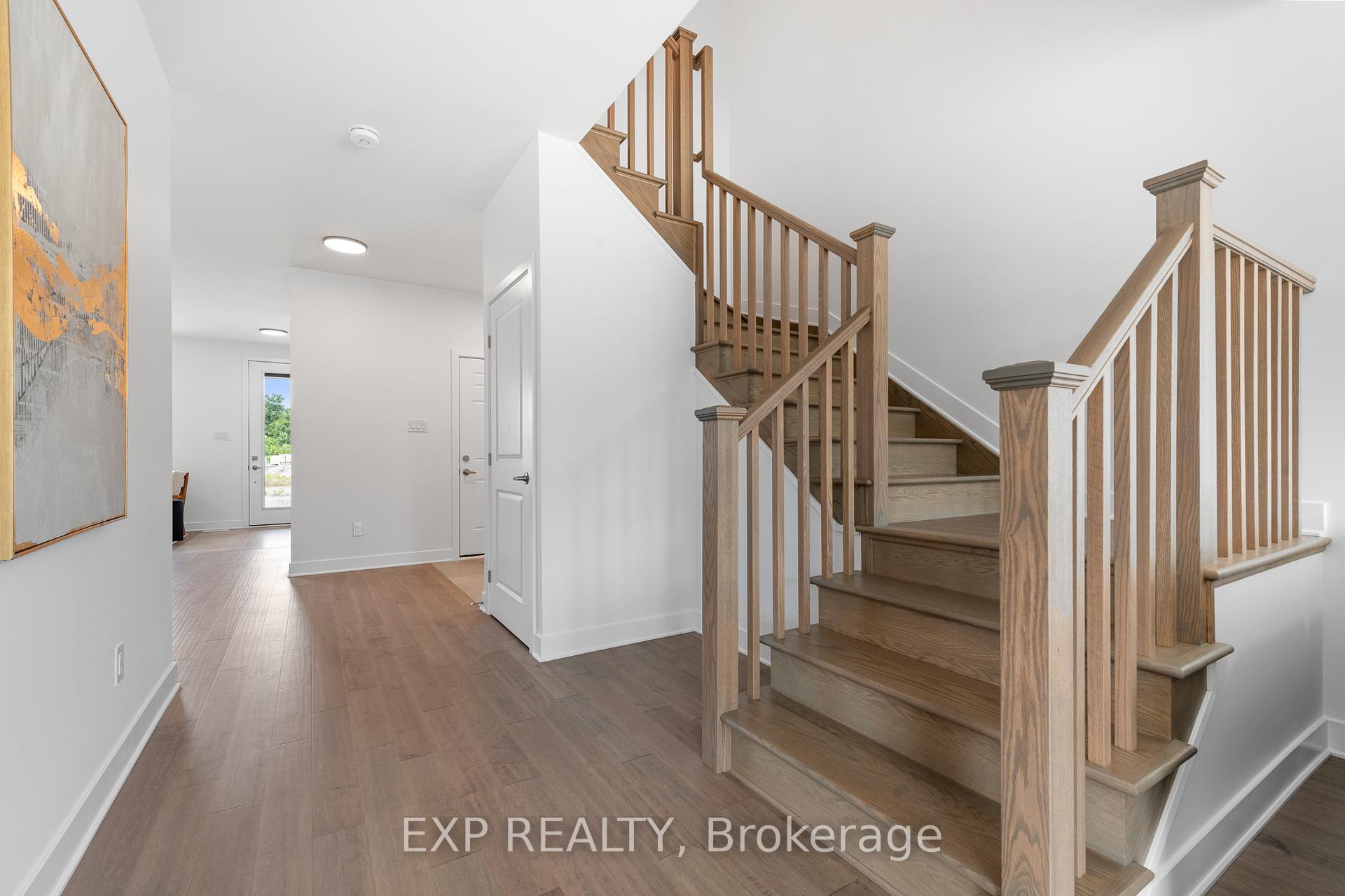 Photo 13 of 804 Ninaatik Place, Ottawa, Blossom Park/Kemp Park/Findlay Creek — HOMEH