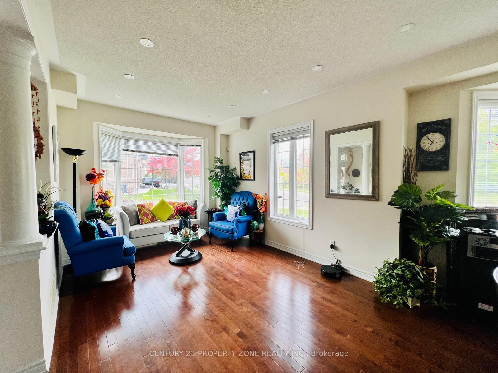 Photo 37 of 31 Tennant Drive, Brampton, Sandringham-Wellington — HOMEH