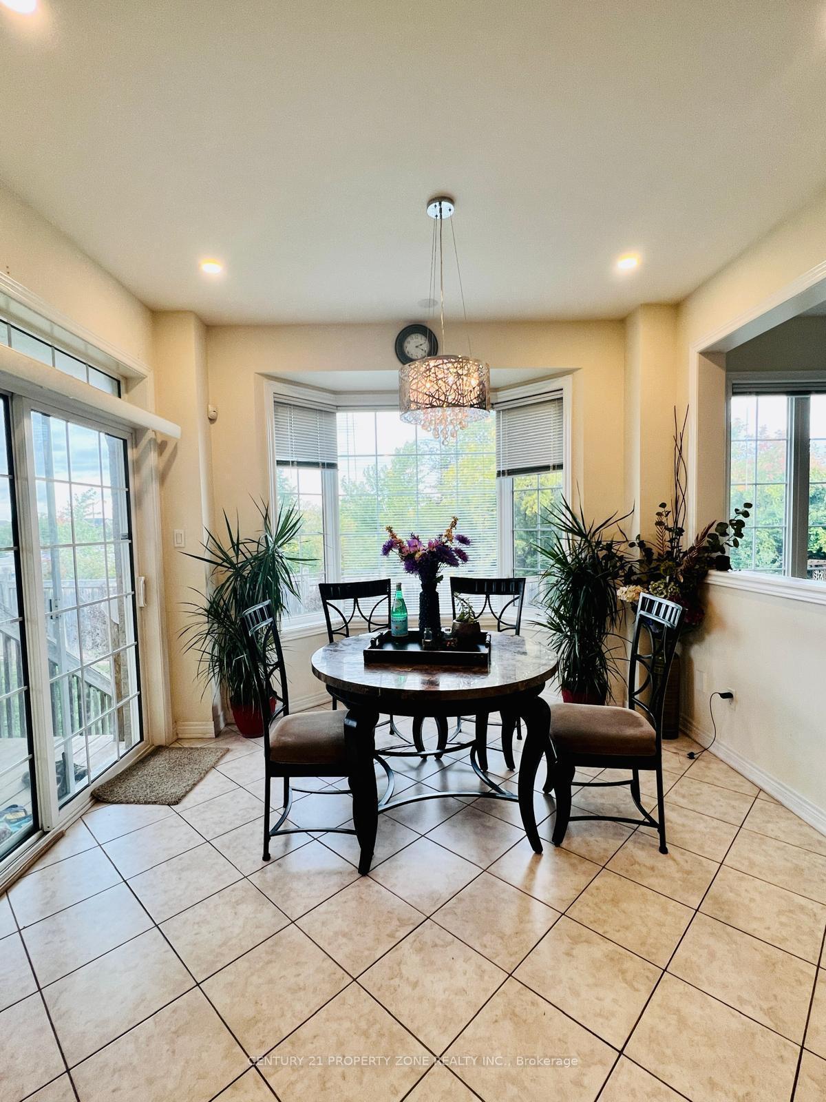 Photo 38 of 31 Tennant Drive, Brampton, Sandringham-Wellington — HOMEH