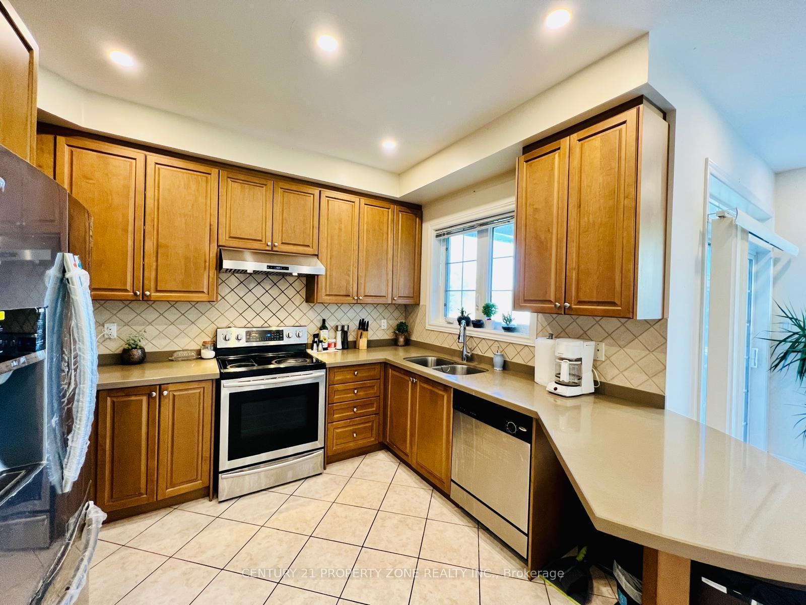 Photo 40 of 31 Tennant Drive, Brampton, Sandringham-Wellington — HOMEH