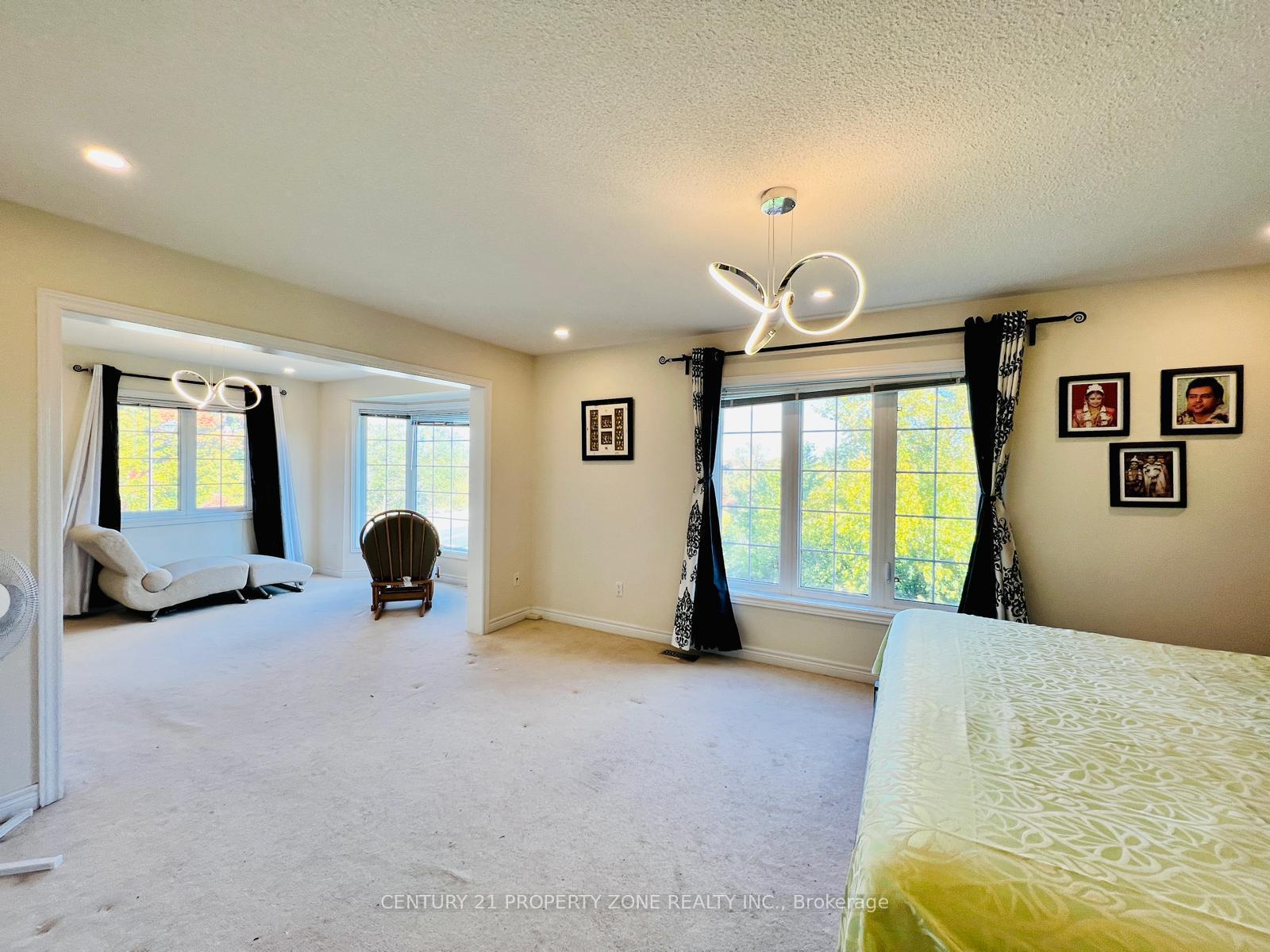 Photo 20 of 31 Tennant Drive, Brampton, Sandringham-Wellington — HOMEH