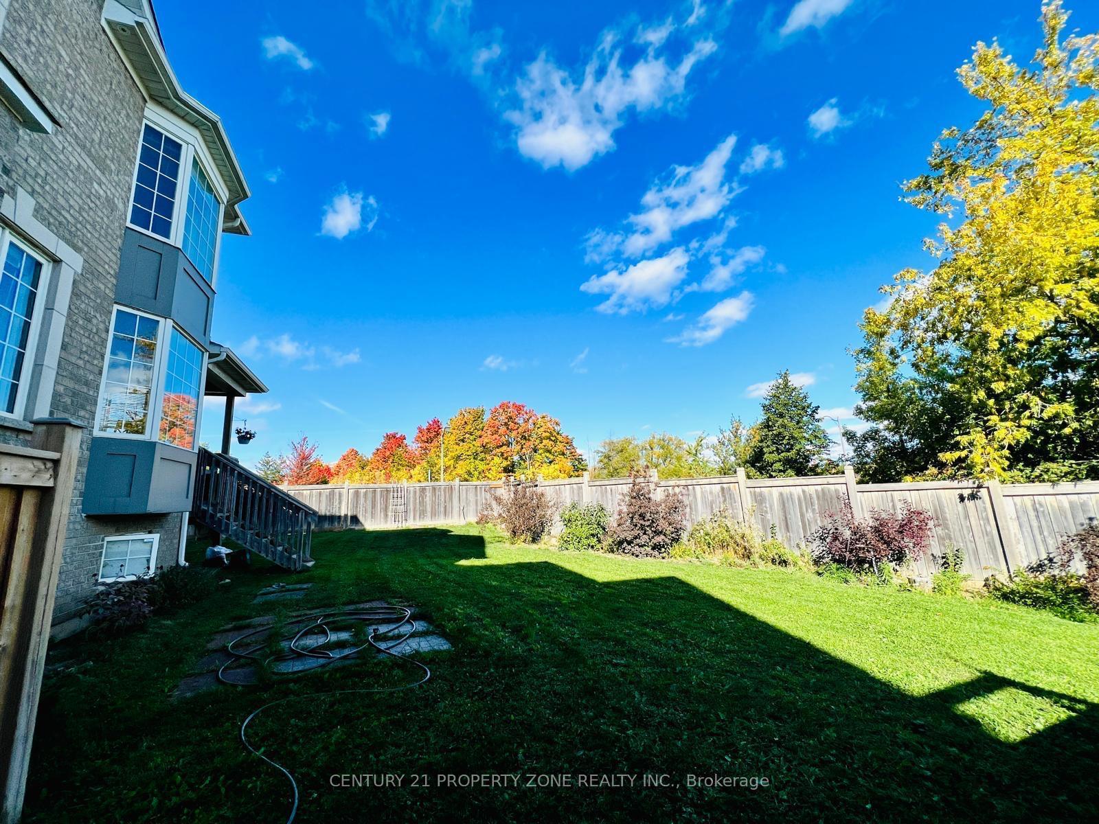 Photo 22 of 31 Tennant Drive, Brampton, Sandringham-Wellington — HOMEH