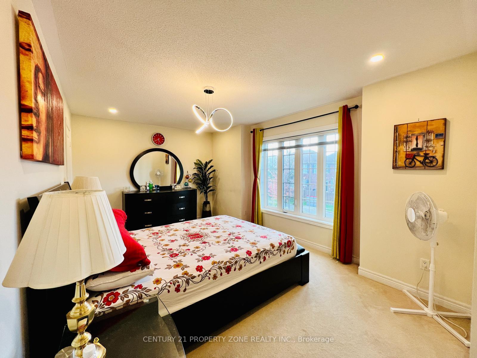 Photo 42 of 31 Tennant Drive, Brampton, Sandringham-Wellington — HOMEH