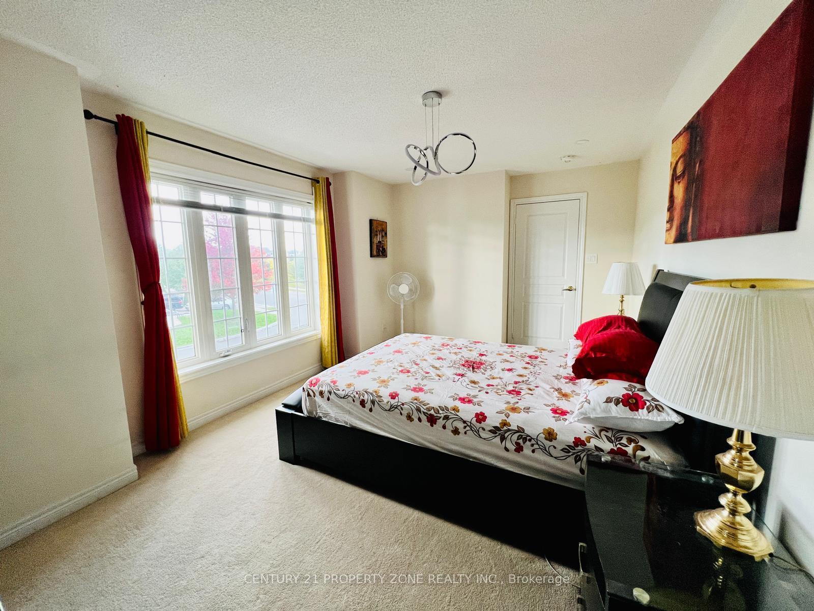 Photo 19 of 31 Tennant Drive, Brampton, Sandringham-Wellington — HOMEH