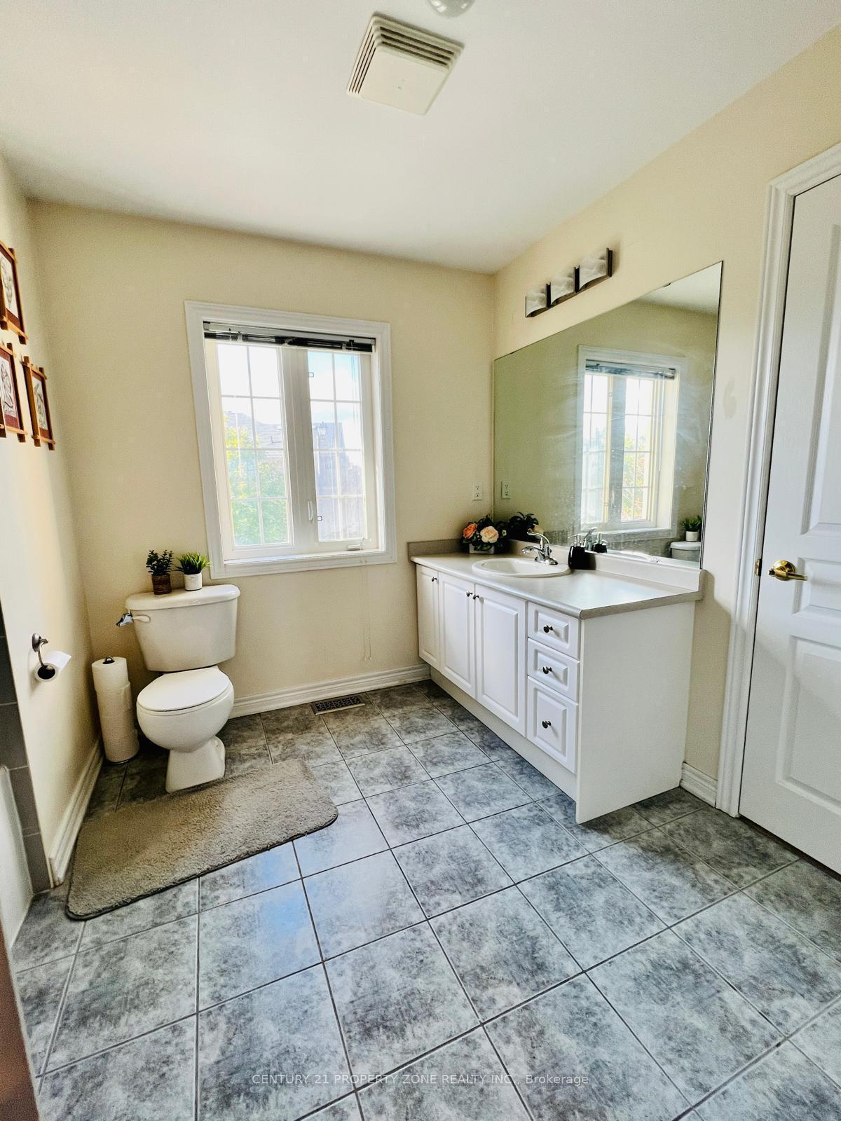 Photo 34 of 31 Tennant Drive, Brampton, Sandringham-Wellington — HOMEH