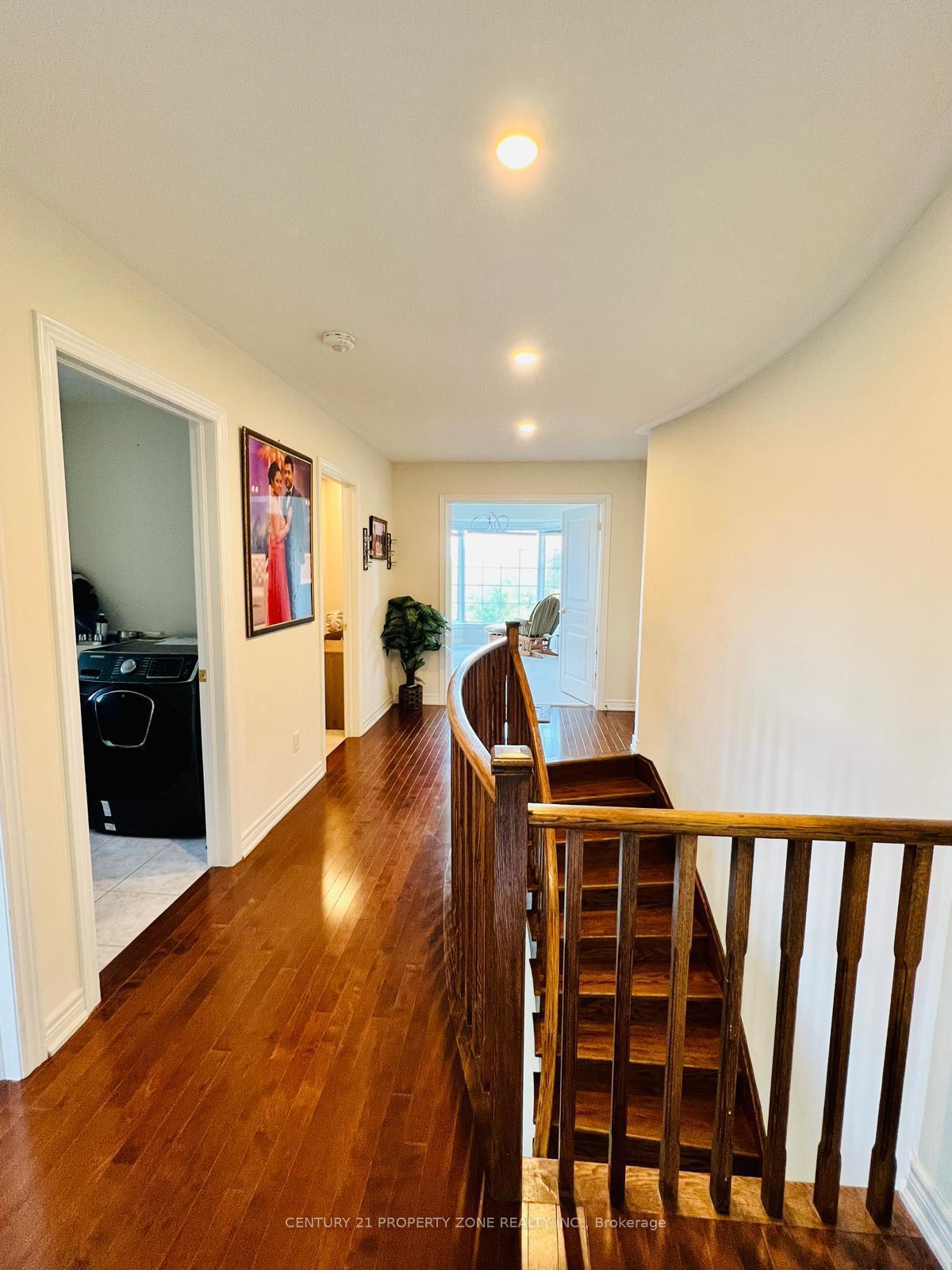 Photo 27 of 31 Tennant Drive, Brampton, Sandringham-Wellington — HOMEH