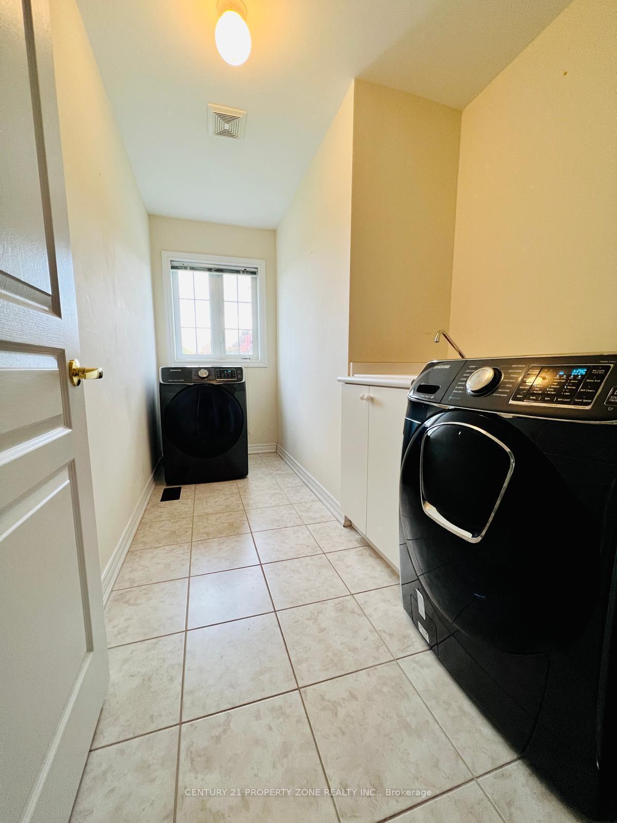 Photo 46 of 31 Tennant Drive, Brampton, Sandringham-Wellington — HOMEH