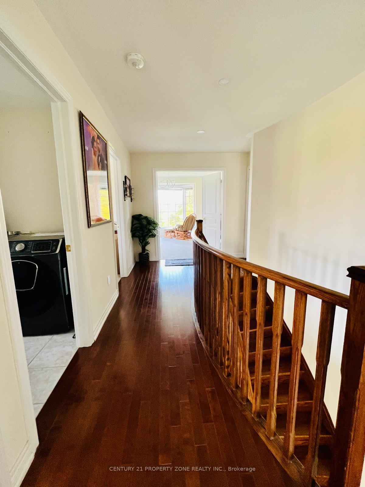 Photo 25 of 31 Tennant Drive, Brampton, Sandringham-Wellington — HOMEH