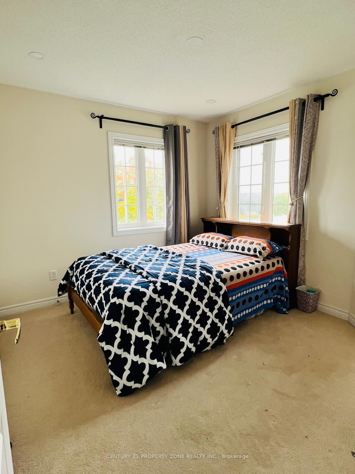 Photo 29 of 31 Tennant Drive, Brampton, Sandringham-Wellington — HOMEH