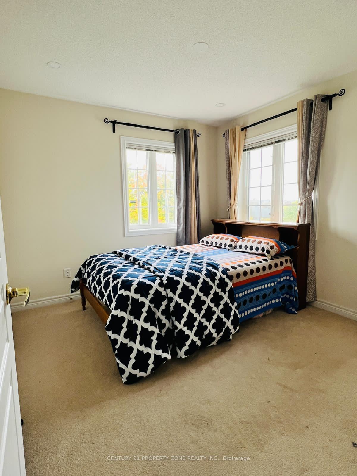 Photo 35 of 31 Tennant Drive, Brampton, Sandringham-Wellington — HOMEH