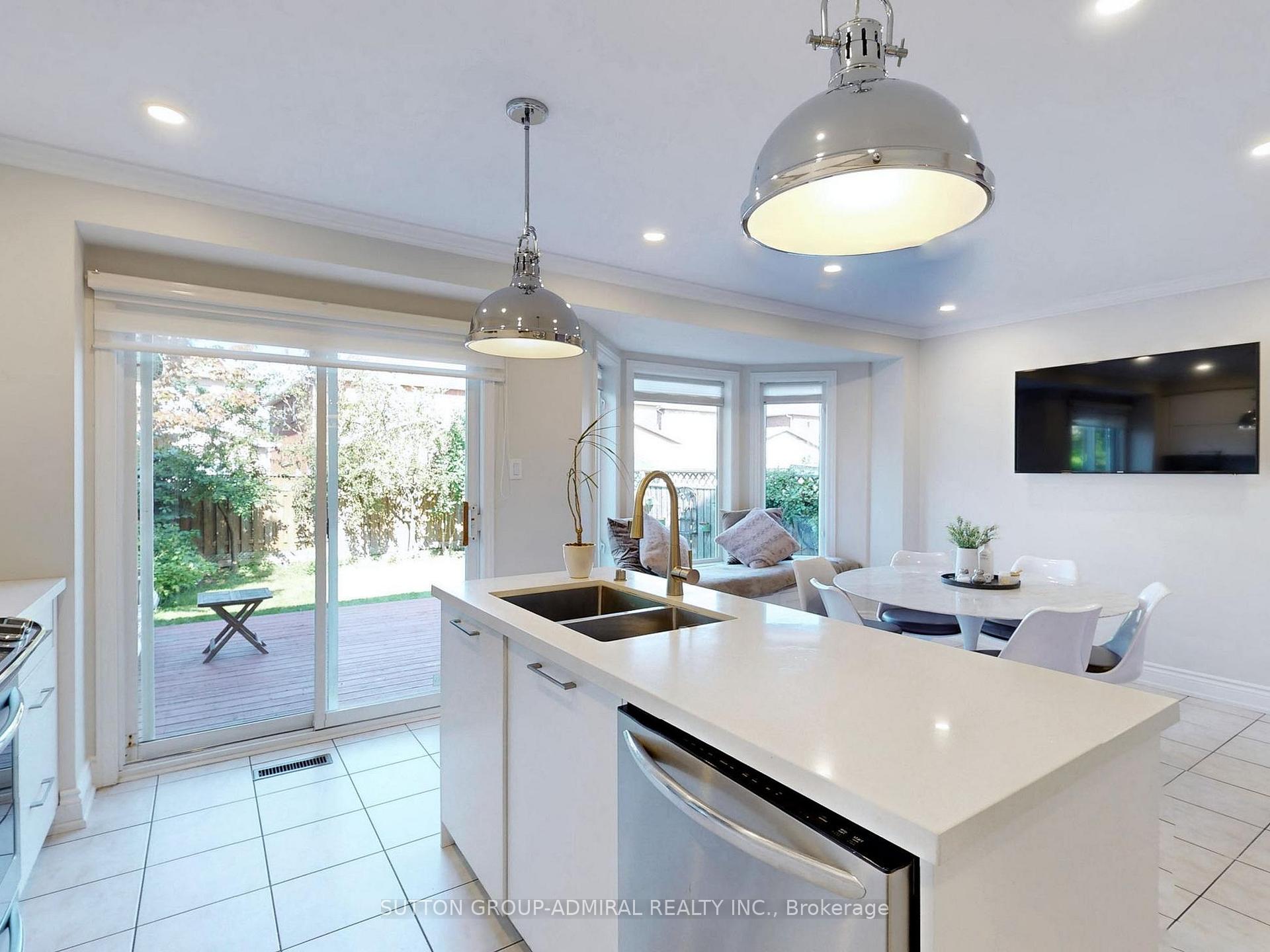 Photo 9 of 268 Forest Run Boulevard, Vaughan, Patterson — HOMEH