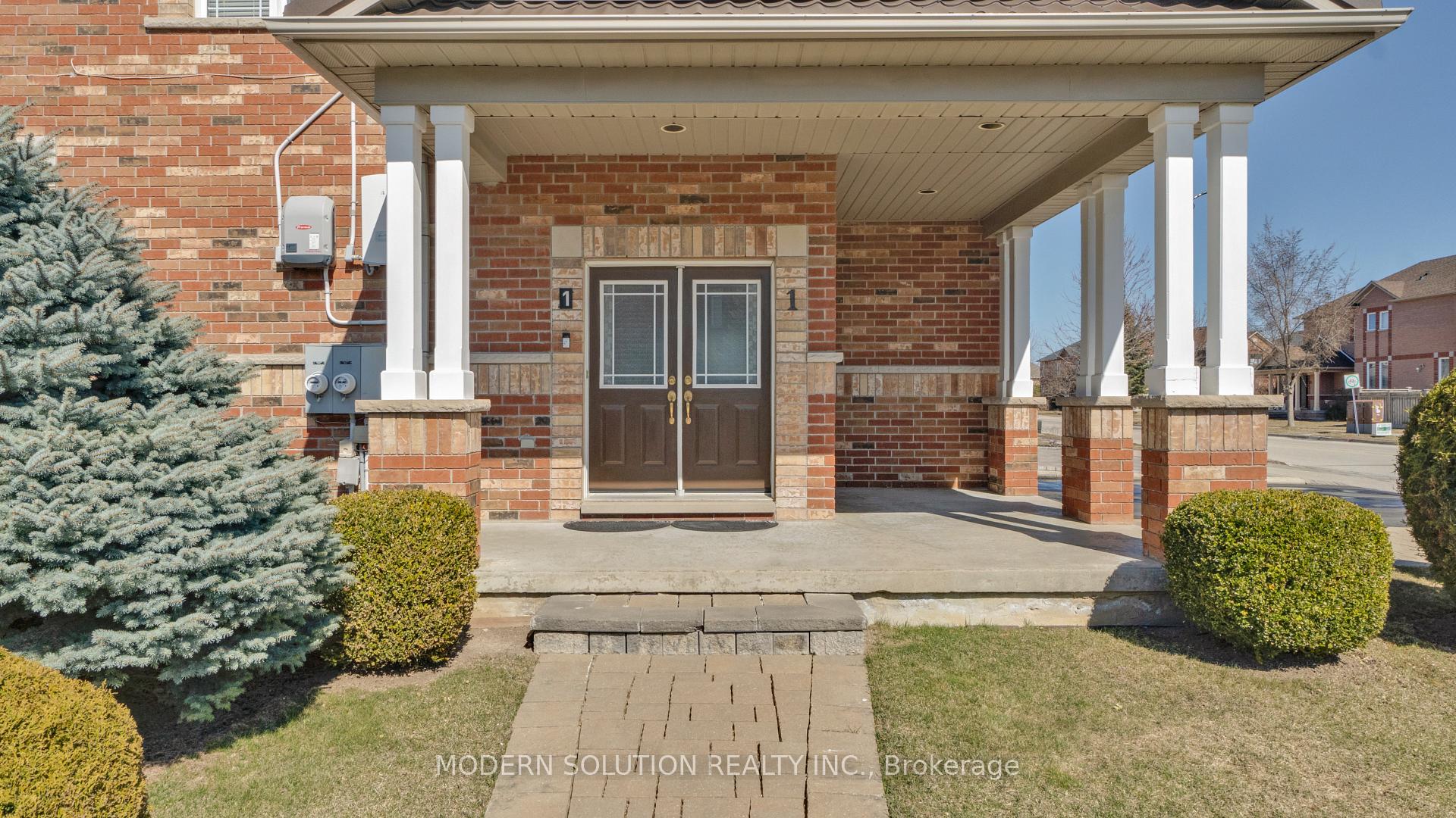 Photo 2 of 1 Petermann Street, Aurora, Bayview Northeast — HOMEH