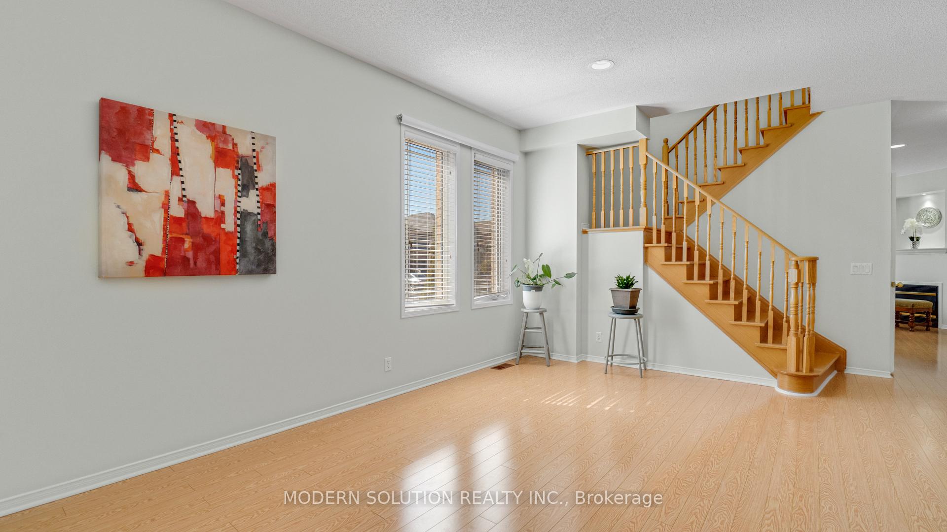 Photo 5 of 1 Petermann Street, Aurora, Bayview Northeast — HOMEH