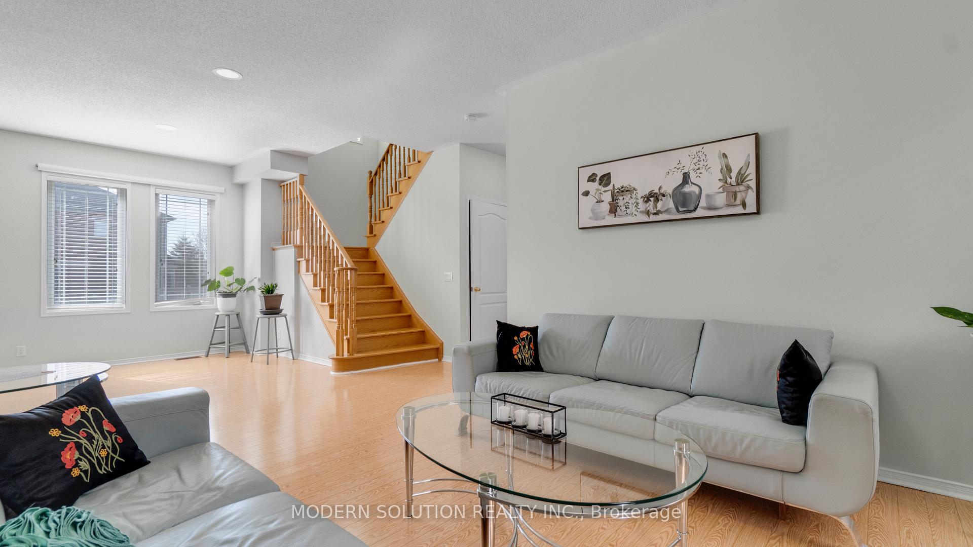 Photo 8 of 1 Petermann Street, Aurora, Bayview Northeast — HOMEH