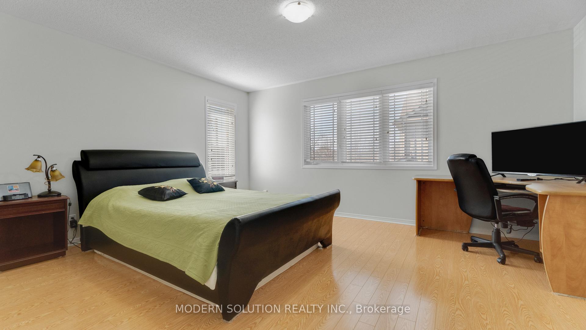 Photo 20 of 1 Petermann Street, Aurora, Bayview Northeast — HOMEH