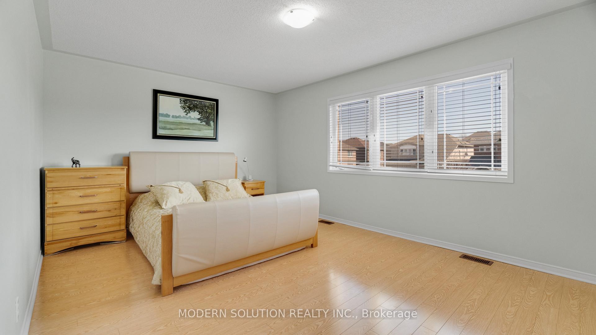 Photo 31 of 1 Petermann Street, Aurora, Bayview Northeast — HOMEH