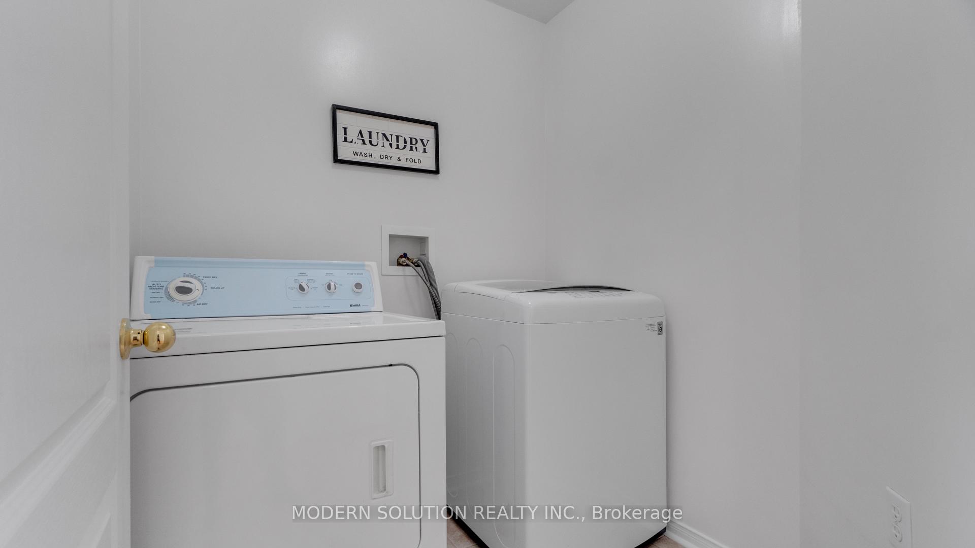 Photo 32 of 1 Petermann Street, Aurora, Bayview Northeast — HOMEH
