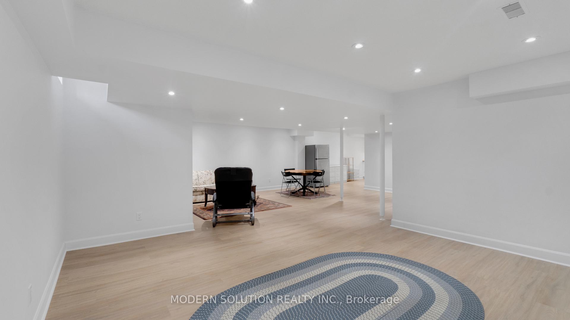Photo 36 of 1 Petermann Street, Aurora, Bayview Northeast — HOMEH