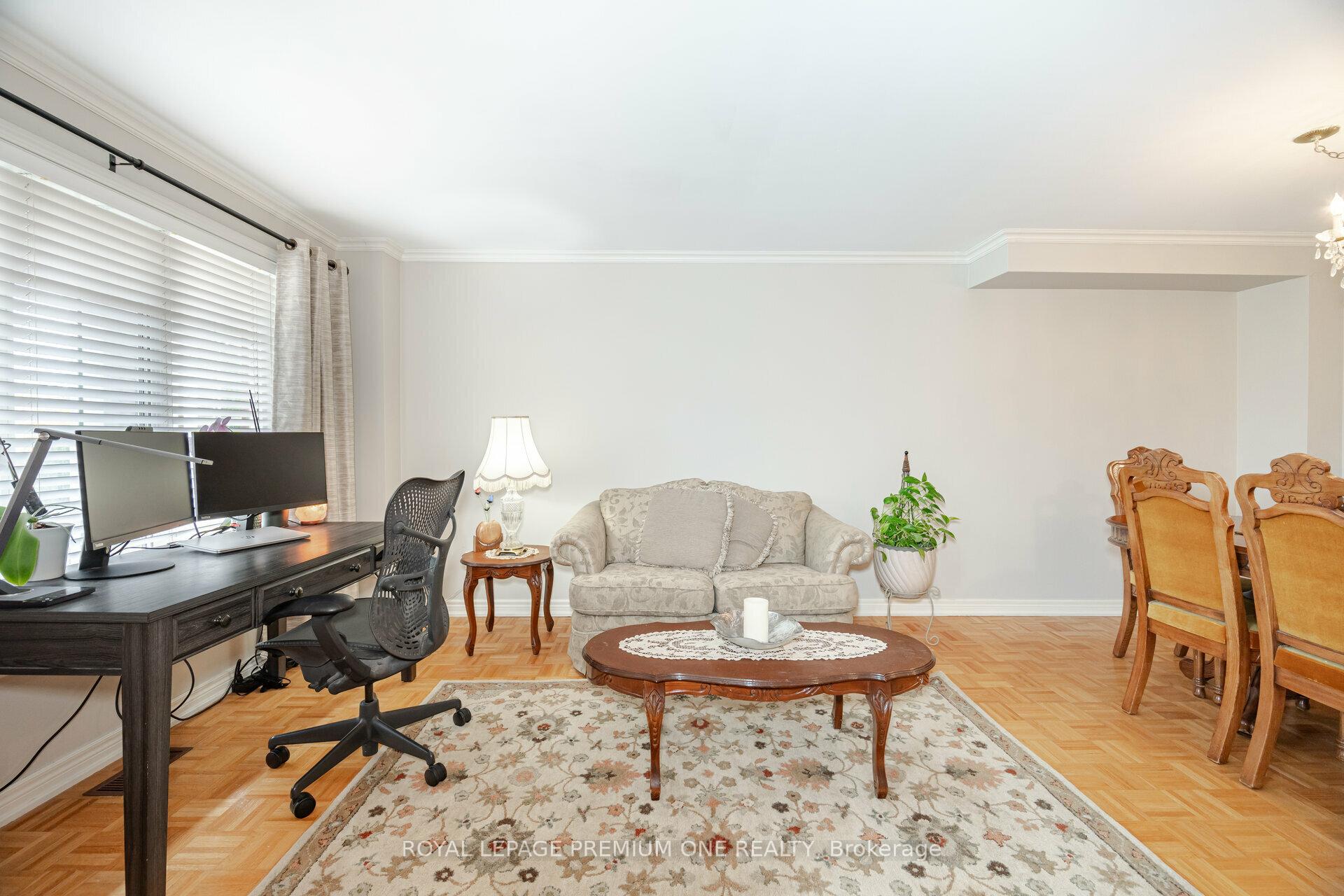 Photo 6 of 18 Mainland Crescent, Vaughan, Vellore Village — HOMEH
