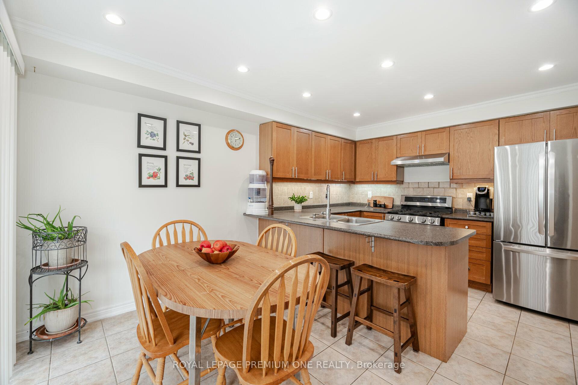 Photo 17 of 18 Mainland Crescent, Vaughan, Vellore Village — HOMEH