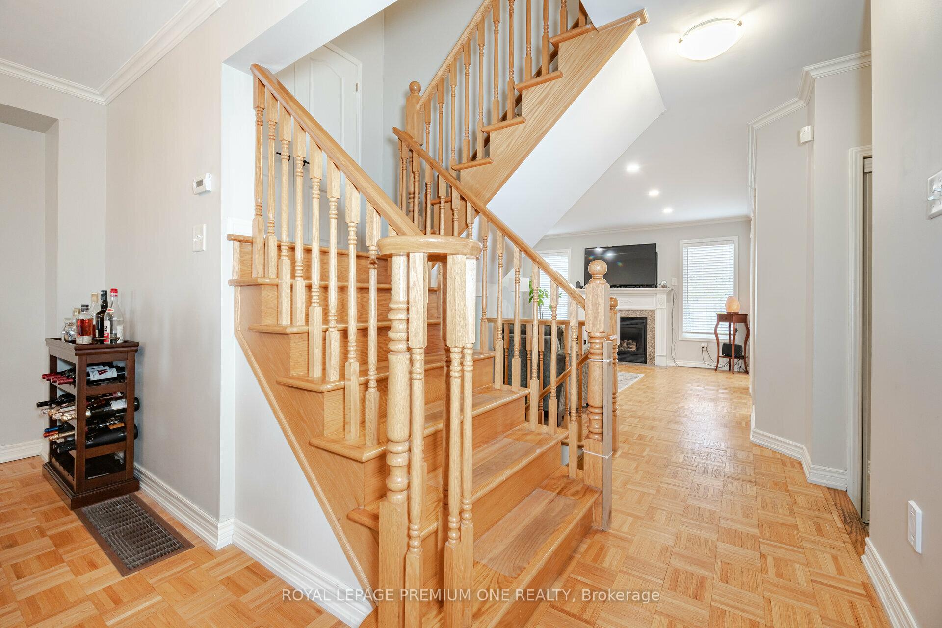 Photo 19 of 18 Mainland Crescent, Vaughan, Vellore Village — HOMEH