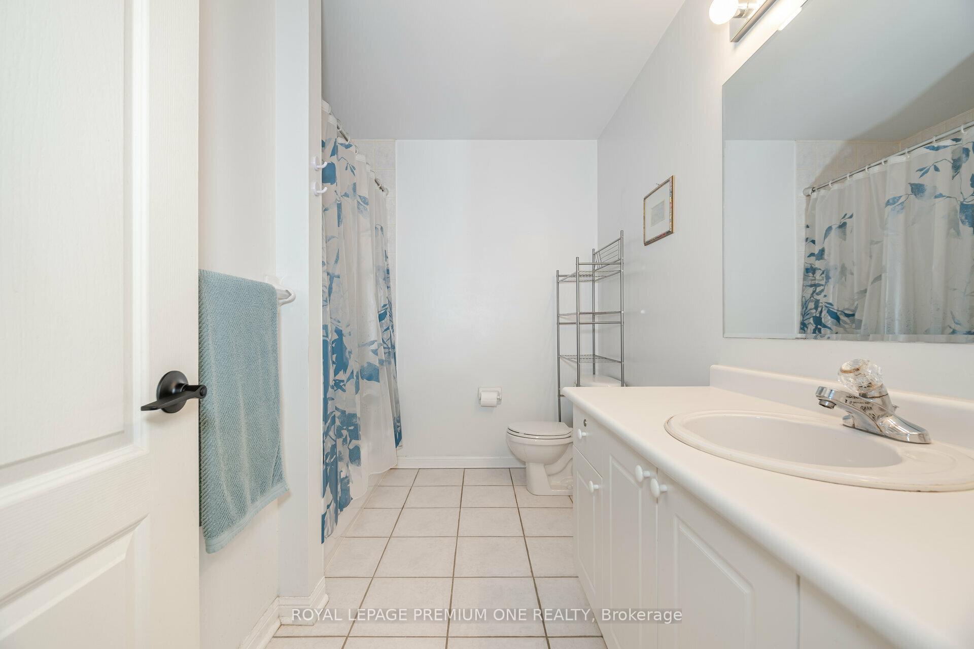 Photo 30 of 18 Mainland Crescent, Vaughan, Vellore Village — HOMEH