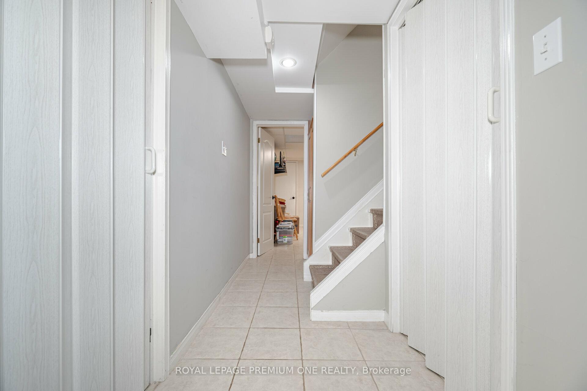 Photo 31 of 18 Mainland Crescent, Vaughan, Vellore Village — HOMEH