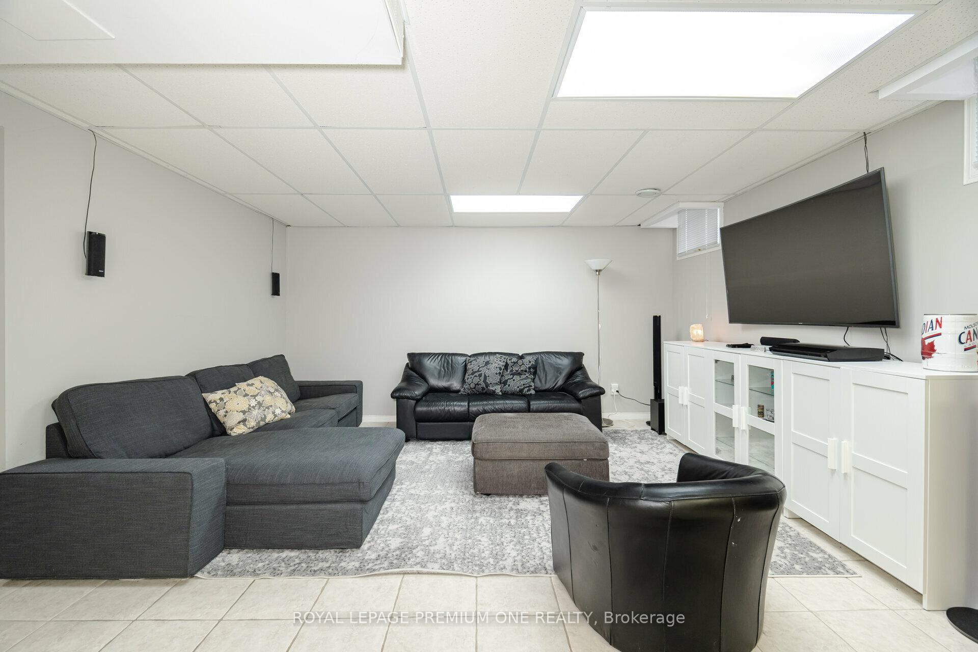Photo 32 of 18 Mainland Crescent, Vaughan, Vellore Village — HOMEH