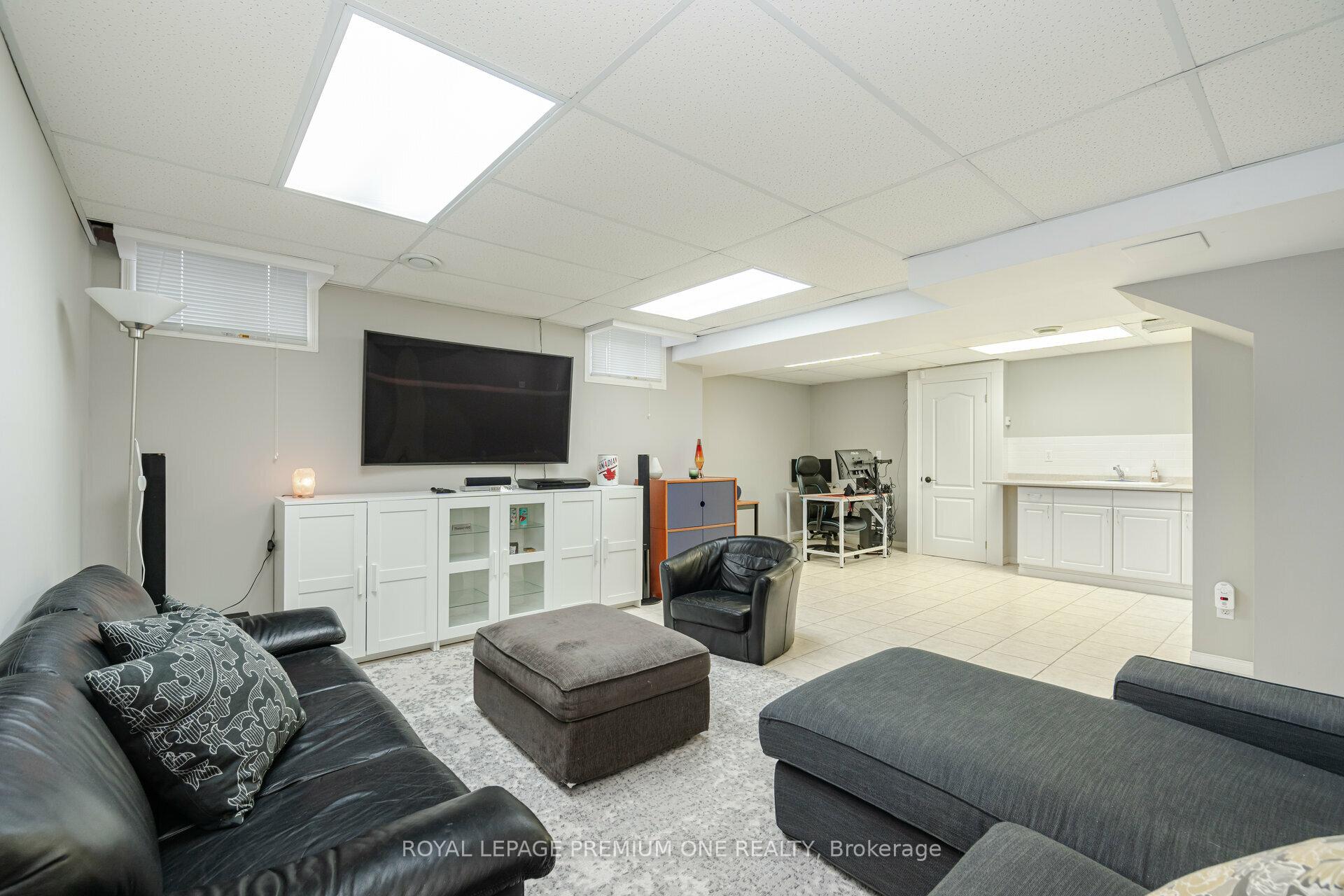 Photo 33 of 18 Mainland Crescent, Vaughan, Vellore Village — HOMEH