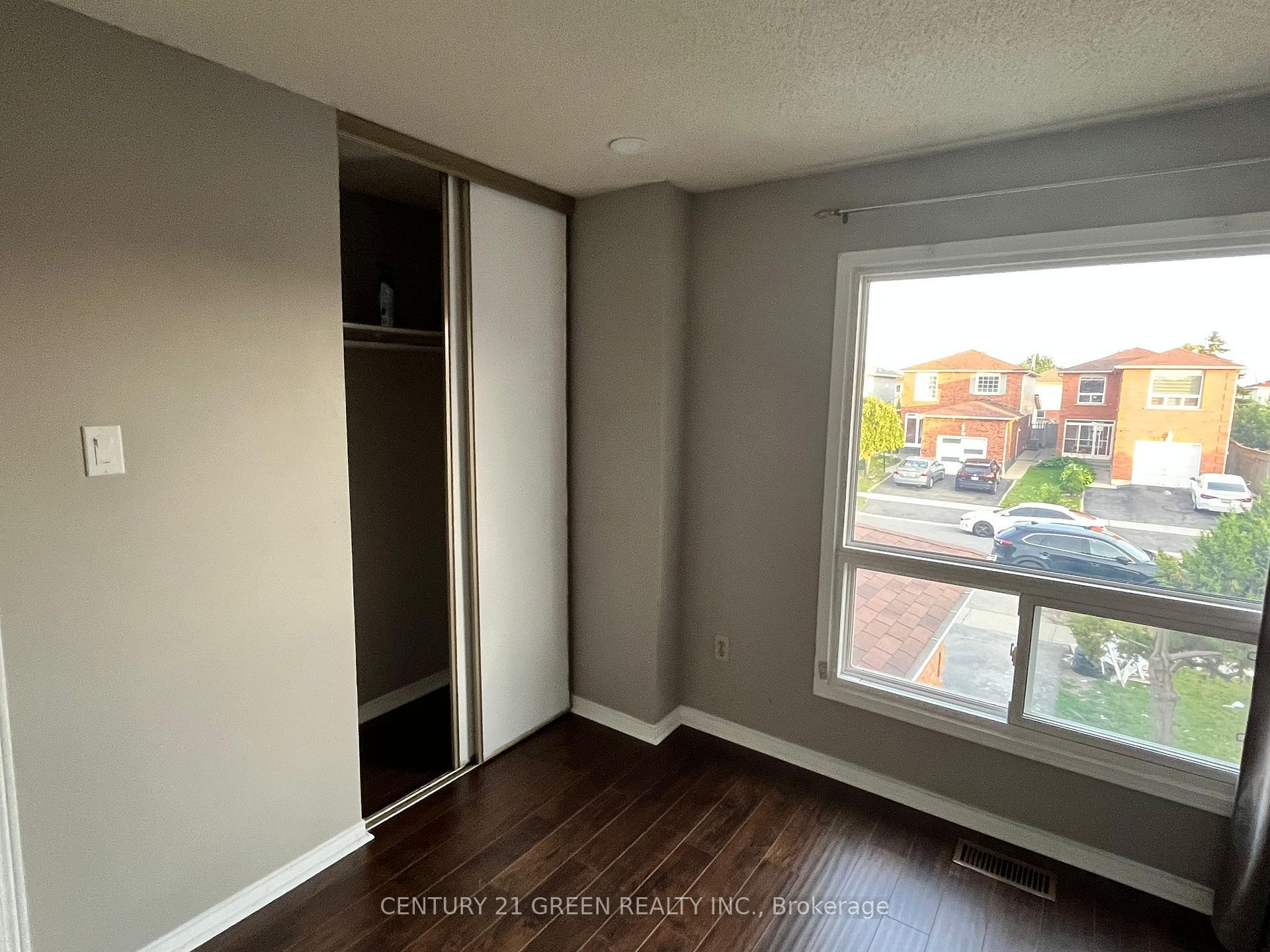 Photo 9 of 65 Acadian Heights, Brampton, Fletcher's Creek South — HOMEH