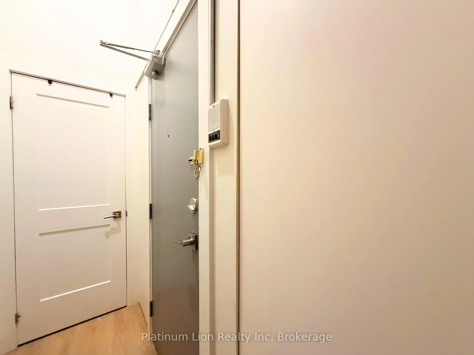 Photo 2 of Unit 4, 185 King Street E, Hamilton, Beasley — HOMEH