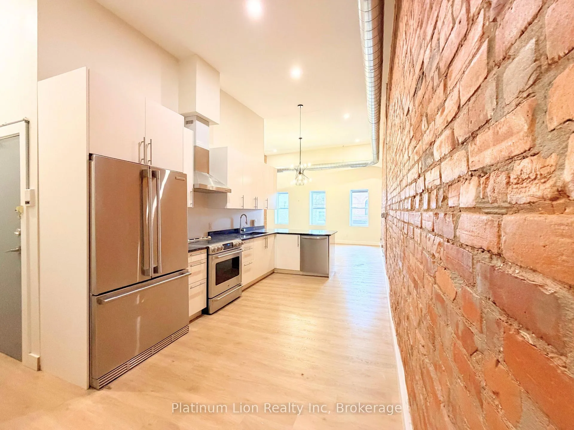 Photo 3 of Unit 4, 185 King Street E, Hamilton, Beasley — HOMEH