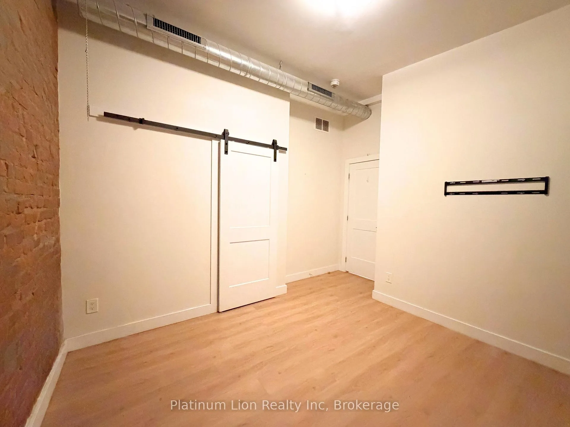 Photo 11 of Unit 4, 185 King Street E, Hamilton, Beasley — HOMEH