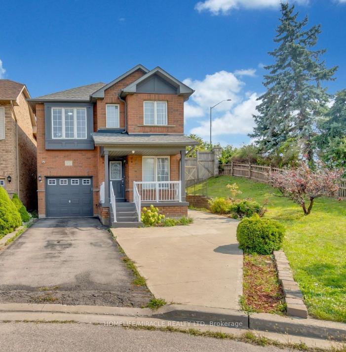Photo 8 of Unit Bsmt, 32 Elmpark Court, Brampton, Vales of Castlemore — HOMEH