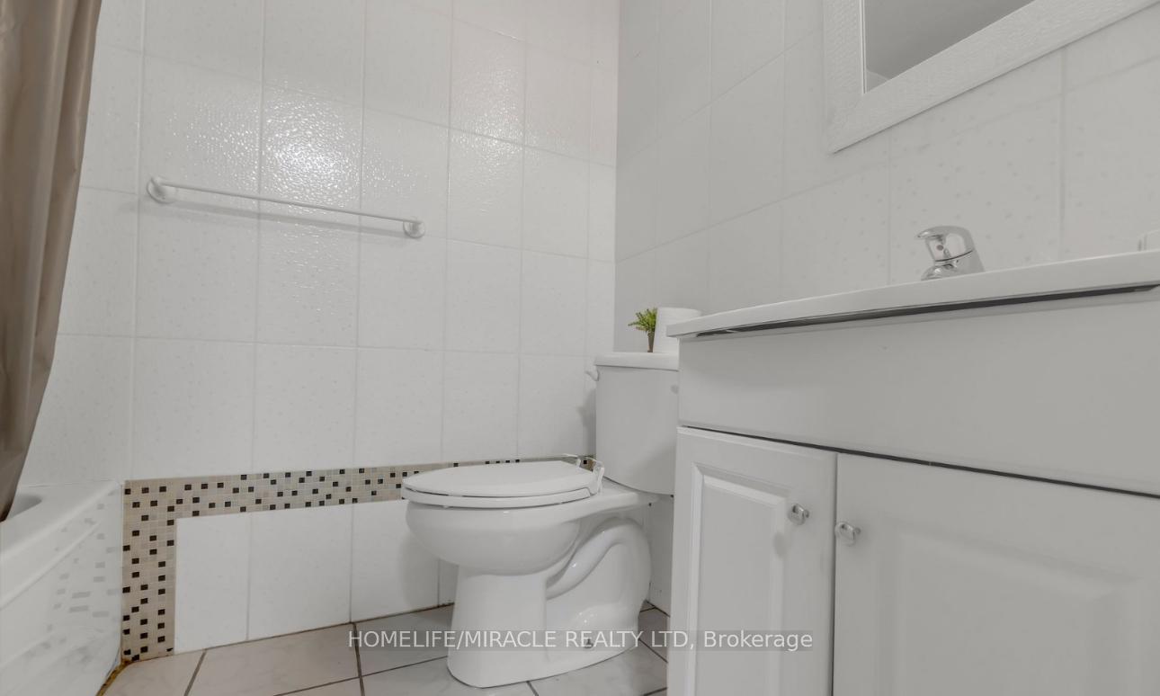 Photo 7 of Unit Bsmt, 32 Elmpark Court, Brampton, Vales of Castlemore — HOMEH