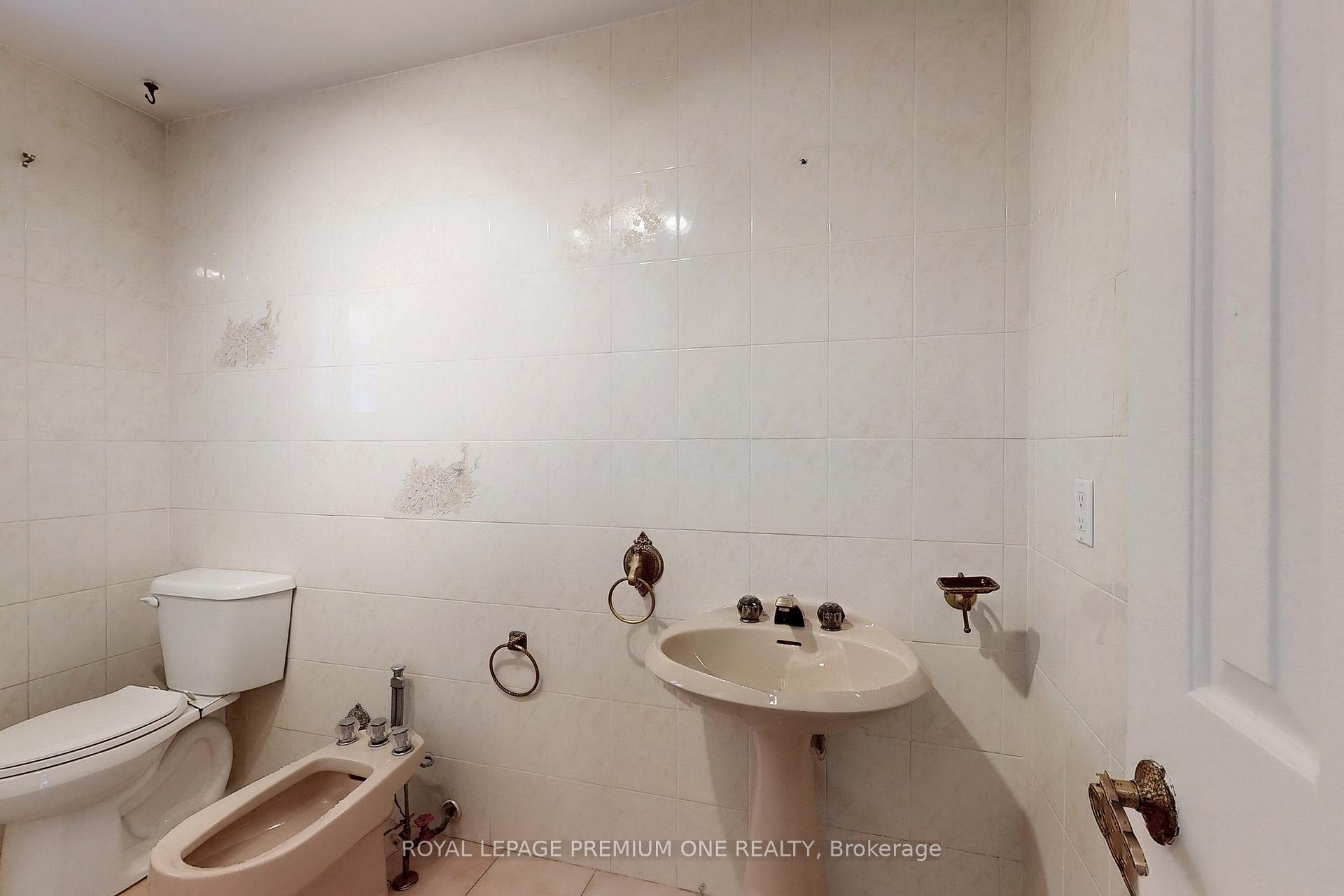 Photo 17 of 70 Vineyard Court, Vaughan, East Woodbridge — HOMEH
