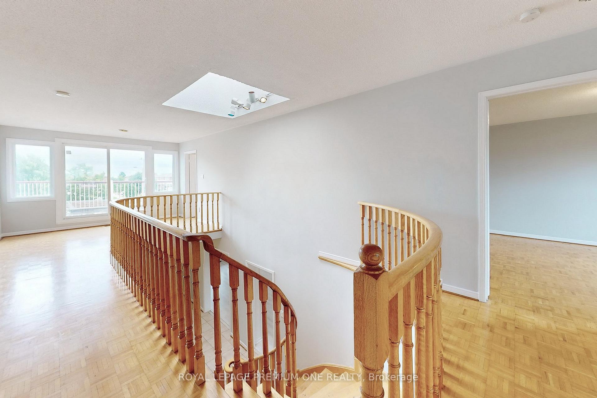 Photo 20 of 70 Vineyard Court, Vaughan, East Woodbridge — HOMEH